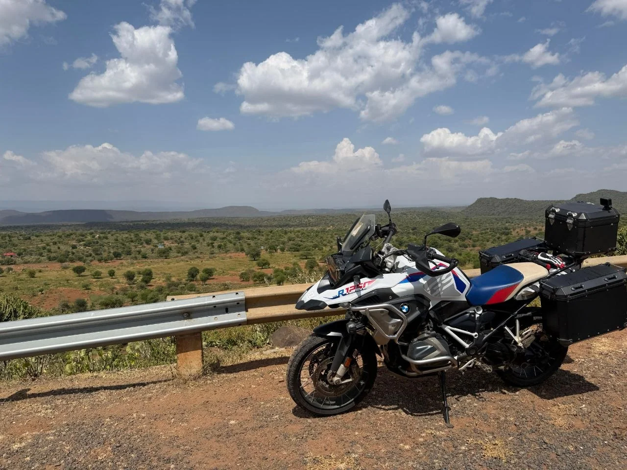 2021 BMW R1250GS — photo 2