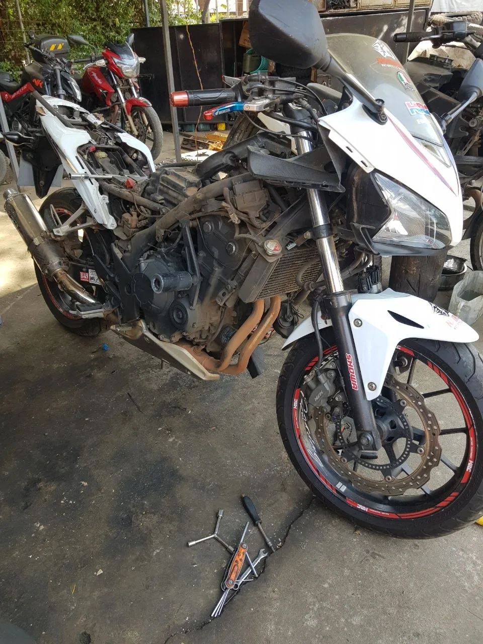Honda CBR400 — service & leak repair — photo 2