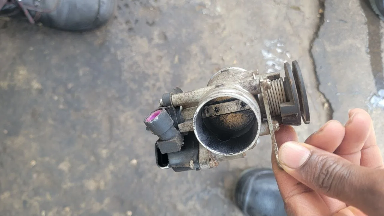Honda CBR400 — service & leak repair — photo 5