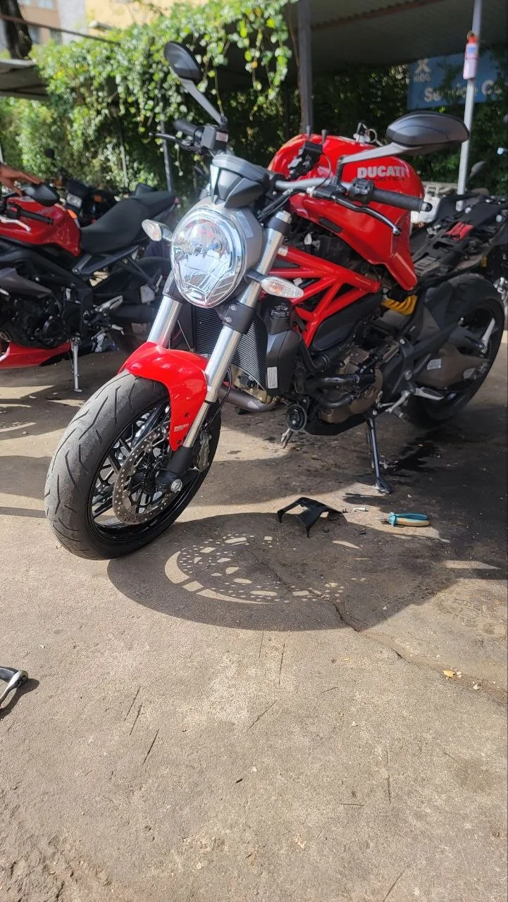Ducati Monster 821 — service — photo 2